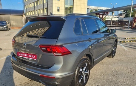 Volkswagen Tiguan II, 2021 год, 2 400 000 рублей, 4 фотография