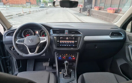 Volkswagen Tiguan II, 2021 год, 2 400 000 рублей, 20 фотография