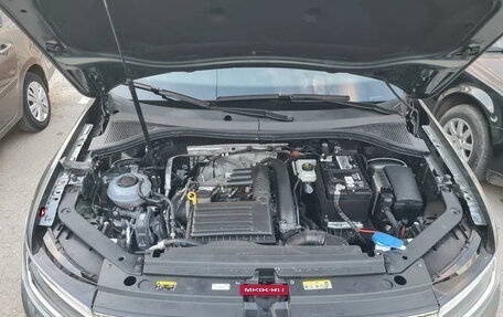 Volkswagen Tiguan II, 2021 год, 2 400 000 рублей, 24 фотография