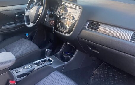 Mitsubishi Outlander III рестайлинг 3, 2013 год, 1 650 000 рублей, 11 фотография