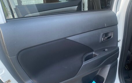 Mitsubishi Outlander III рестайлинг 3, 2013 год, 1 650 000 рублей, 20 фотография