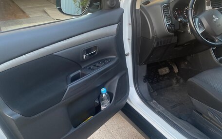 Mitsubishi Outlander III рестайлинг 3, 2013 год, 1 650 000 рублей, 18 фотография