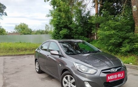 Hyundai Solaris II рестайлинг, 2012 год, 950 000 рублей, 2 фотография