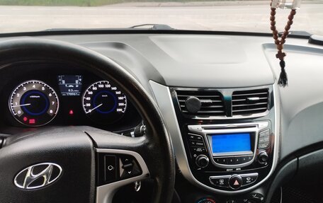 Hyundai Solaris II рестайлинг, 2012 год, 950 000 рублей, 7 фотография