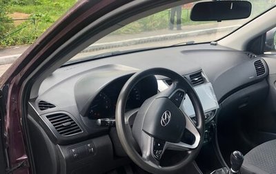 Hyundai Solaris II рестайлинг, 2012 год, 700 000 рублей, 1 фотография