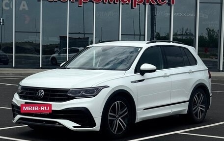 Volkswagen Tiguan II, 2020 год, 3 800 000 рублей, 2 фотография