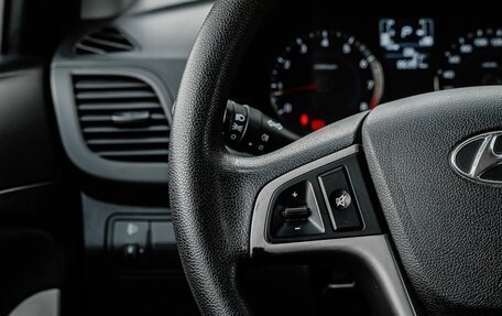 Hyundai Solaris II рестайлинг, 2015 год, 1 100 000 рублей, 16 фотография