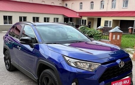 Toyota RAV4, 2021 год, 4 650 000 рублей, 3 фотография