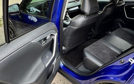 Toyota RAV4, 2021 год, 4 650 000 рублей, 12 фотография