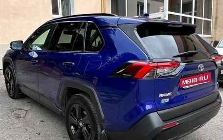 Toyota RAV4, 2021 год, 4 650 000 рублей, 8 фотография