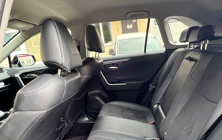Toyota RAV4, 2021 год, 4 650 000 рублей, 14 фотография