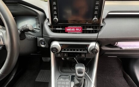 Toyota RAV4, 2021 год, 4 650 000 рублей, 23 фотография