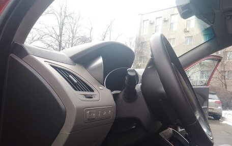 Hyundai ix35 I рестайлинг, 2010 год, 1 050 000 рублей, 16 фотография