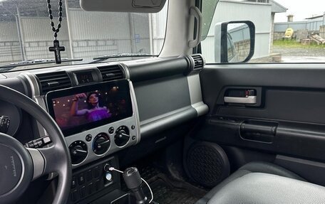 Toyota FJ Cruiser, 2010 год, 2 950 000 рублей, 2 фотография
