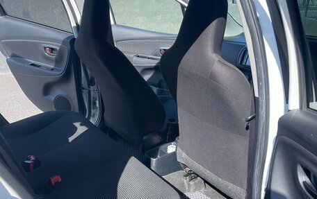 Toyota Vitz, 2018 год, 1 350 000 рублей, 16 фотография
