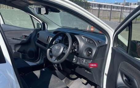 Toyota Vitz, 2018 год, 1 350 000 рублей, 15 фотография