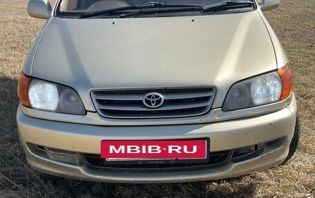 Toyota Ipsum II, 2001 год, 620 000 рублей, 2 фотография