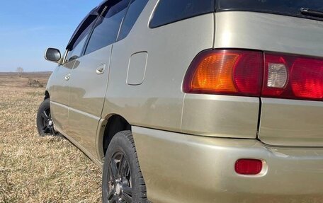 Toyota Ipsum II, 2001 год, 620 000 рублей, 6 фотография