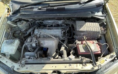 Toyota Ipsum II, 2001 год, 620 000 рублей, 9 фотография