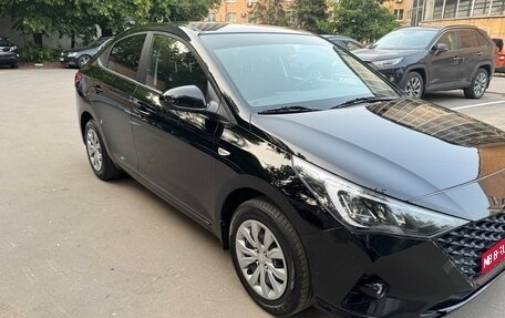 Hyundai Solaris II рестайлинг, 2021 год, 1 580 000 рублей, 1 фотография