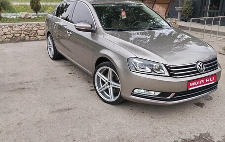 Volkswagen Passat B7, 2012 год, 1 400 000 рублей, 1 фотография