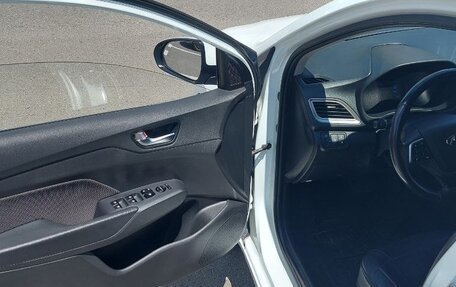 Hyundai Solaris II рестайлинг, 2019 год, 1 650 000 рублей, 7 фотография