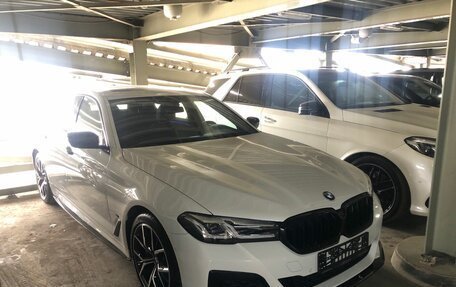 BMW 5 серия, 2022 год, 5 600 000 рублей, 2 фотография