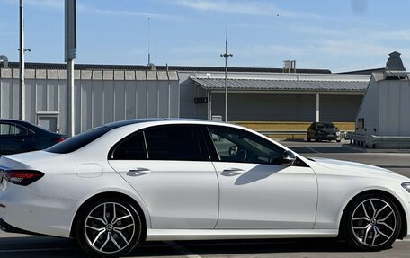 Mercedes-Benz E-Класс, 2022 год, 4 590 000 рублей, 10 фотография