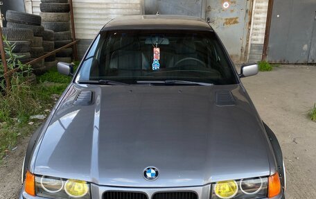 BMW 3 серия, 1992 год, 500 000 рублей, 1 фотография