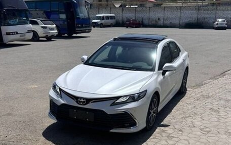 Toyota Camry, 2023 год, 2 950 000 рублей, 4 фотография