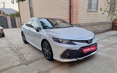 Toyota Camry, 2023 год, 2 950 000 рублей, 3 фотография