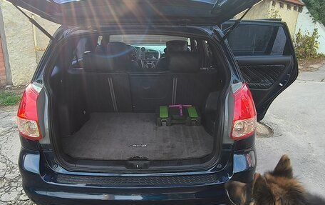 Toyota Matrix, 2005 год, 750 000 рублей, 6 фотография