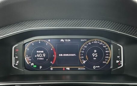 Volkswagen Tiguan II, 2022 год, 2 580 000 рублей, 12 фотография