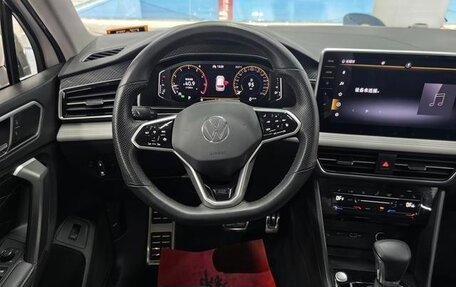Volkswagen Tiguan II, 2022 год, 2 580 000 рублей, 8 фотография
