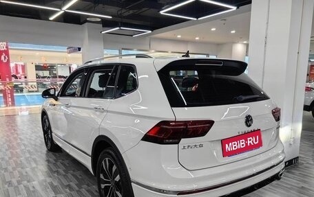 Volkswagen Tiguan II, 2022 год, 2 580 000 рублей, 5 фотография