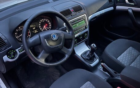 Skoda Octavia, 2010 год, 580 000 рублей, 3 фотография