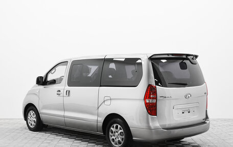 Hyundai Grand Starex Grand Starex I рестайлинг 2, 2013 год, 1 590 000 рублей, 5 фотография
