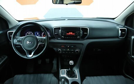 KIA Sportage IV рестайлинг, 2017 год, 1 750 000 рублей, 10 фотография