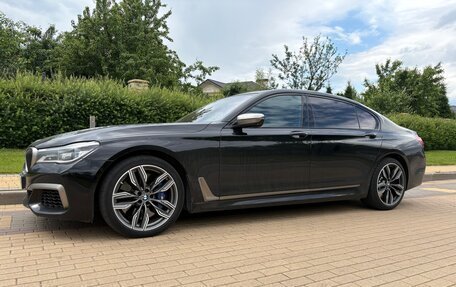 BMW 7 серия, 2018 год, 7 000 000 рублей, 2 фотография
