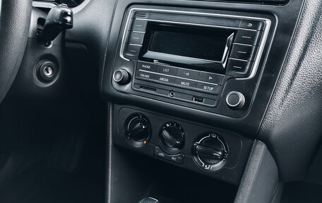Volkswagen Polo VI (EU Market), 2019 год, 1 199 000 рублей, 2 фотография