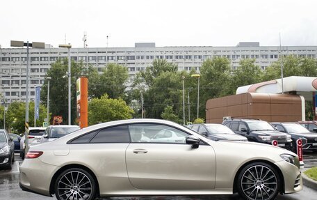 Mercedes-Benz E-Класс, 2019 год, 3 498 000 рублей, 4 фотография
