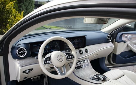 Mercedes-Benz E-Класс, 2019 год, 3 498 000 рублей, 18 фотография