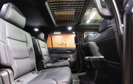 Toyota Sequoia, 2024 год, 12 990 000 рублей, 17 фотография