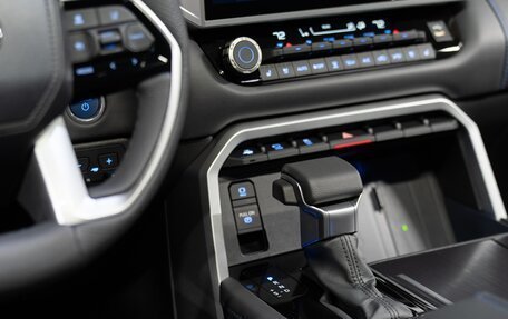 Toyota Sequoia, 2024 год, 12 990 000 рублей, 15 фотография