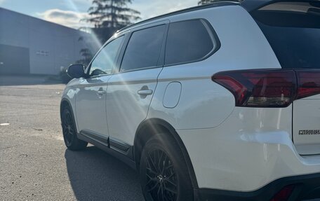 Mitsubishi Outlander III рестайлинг 3, 2015 год, 2 350 000 рублей, 5 фотография
