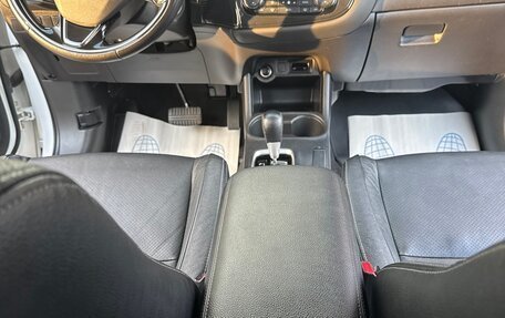 Mitsubishi Outlander III рестайлинг 3, 2015 год, 2 350 000 рублей, 10 фотография