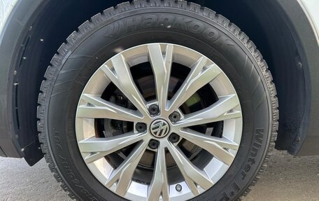 Volkswagen Tiguan II, 2018 год, 1 791 000 рублей, 4 фотография