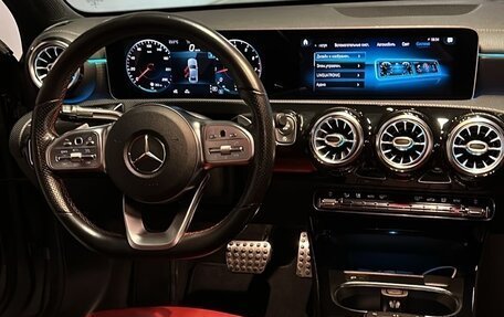 Mercedes-Benz A-Класс, 2019 год, 2 700 000 рублей, 8 фотография