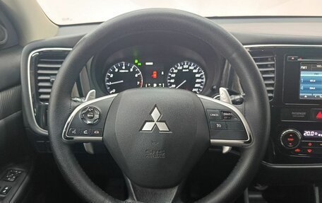 Mitsubishi Outlander III рестайлинг 3, 2014 год, 1 270 000 рублей, 10 фотография