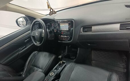 Mitsubishi Outlander III рестайлинг 3, 2014 год, 1 270 000 рублей, 7 фотография